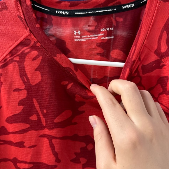 Red Under Armour Fitted T-Shirt - Picture 4 of 4